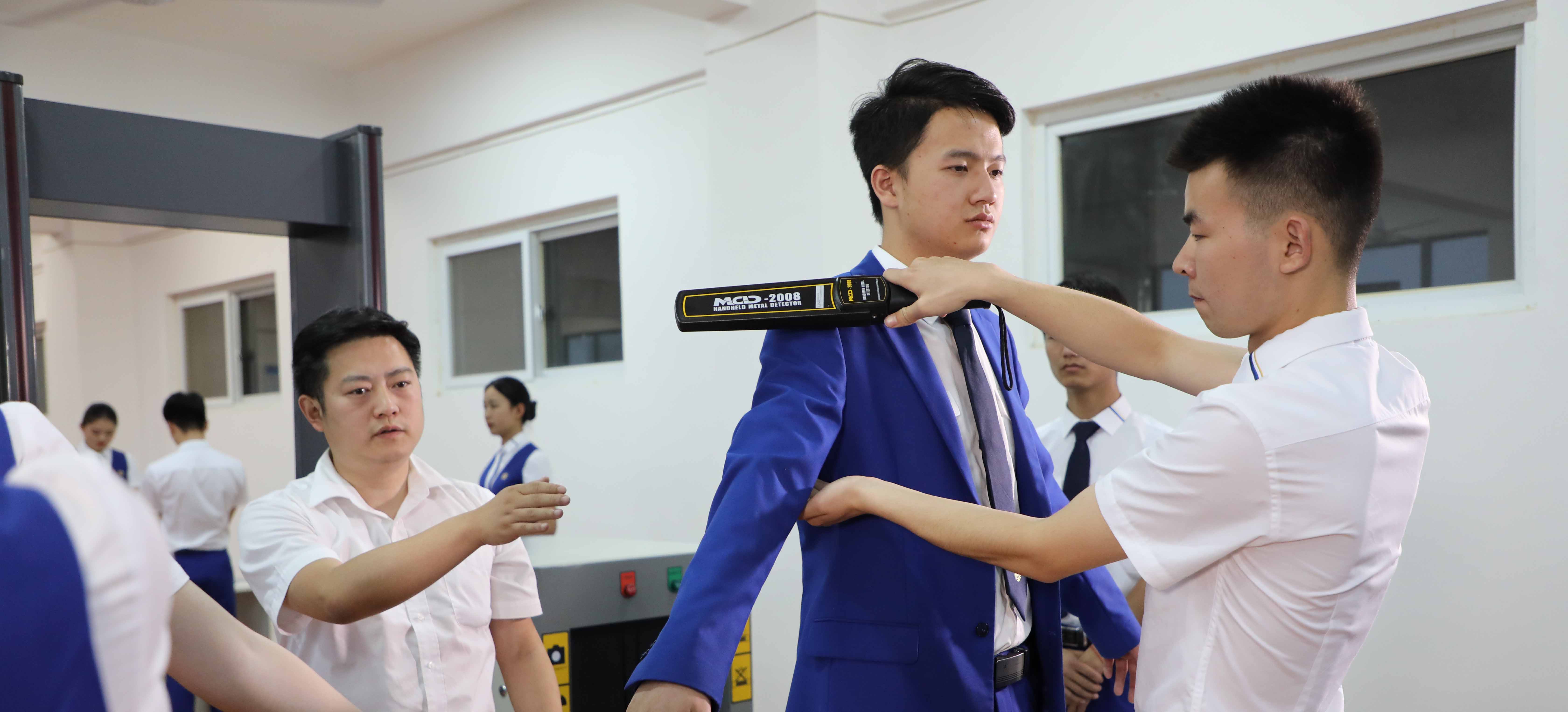 安全檢查員職業(yè)資格證（五級）證書火熱報名中，在校考證=贏在起跑線!